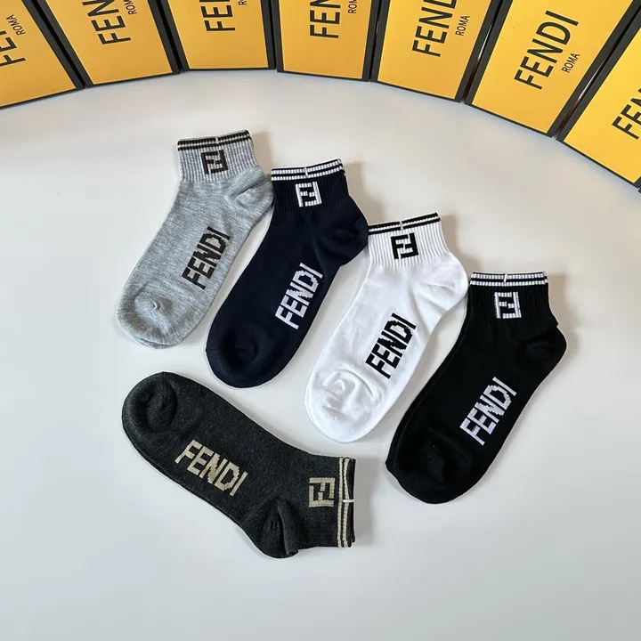 スーパーコピー フェンディ 靴下