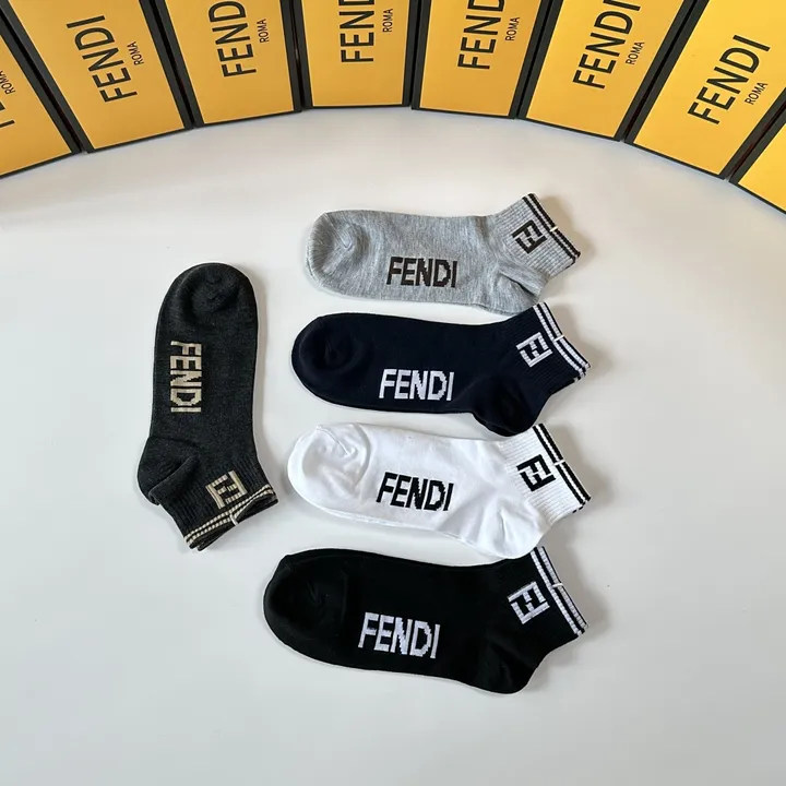 スーパーコピー フェンディ 靴下