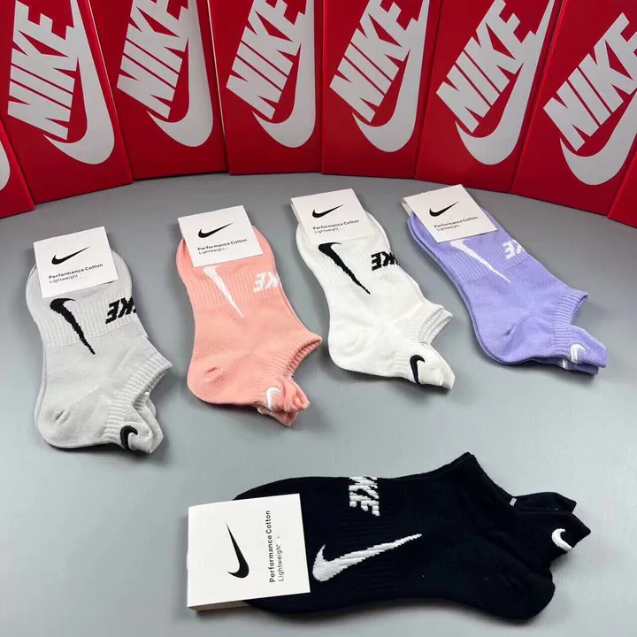 スーパーコピー ミュウミュウ 靴下