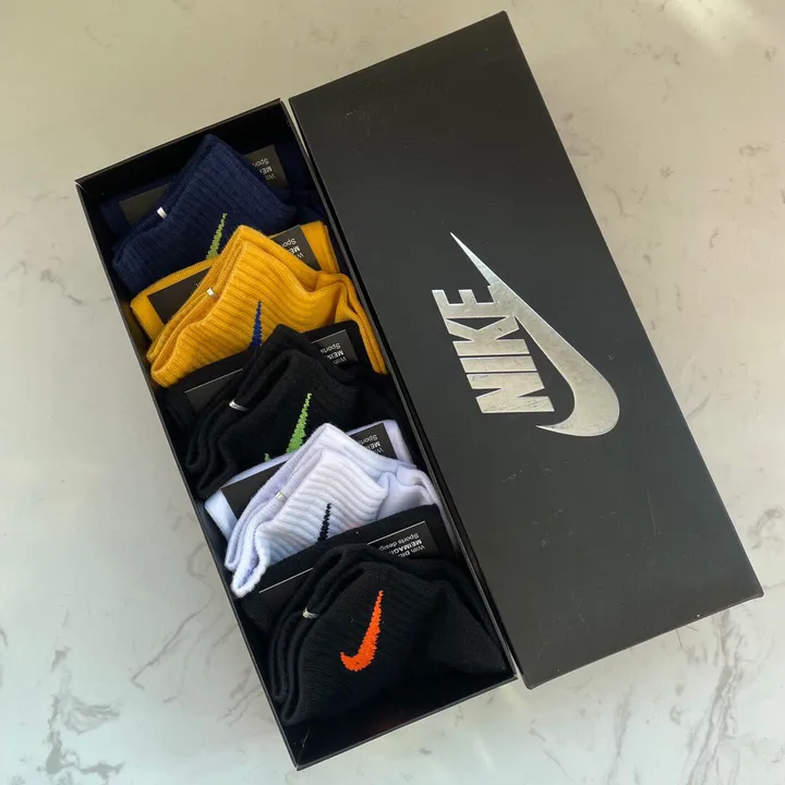 スーパーコピー ミュウミュウ 靴下