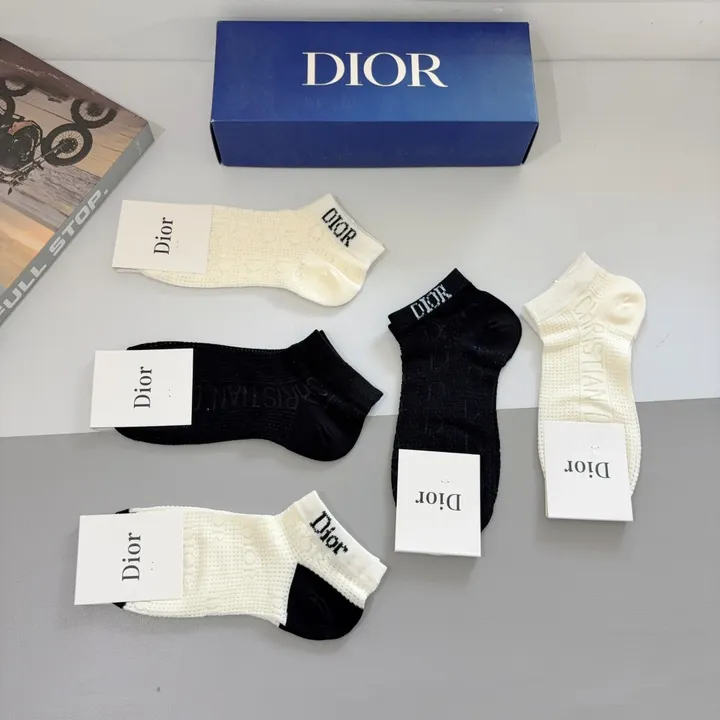 スーパーコピー ディオール 靴下