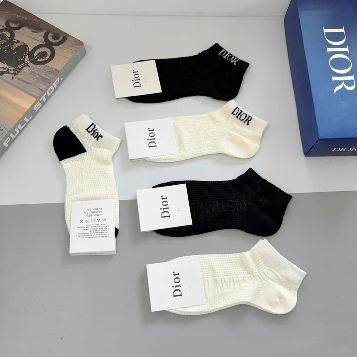 スーパーコピー ディオール 靴下