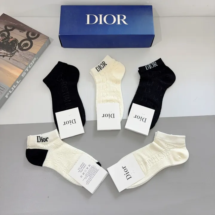 スーパーコピー ディオール 靴下