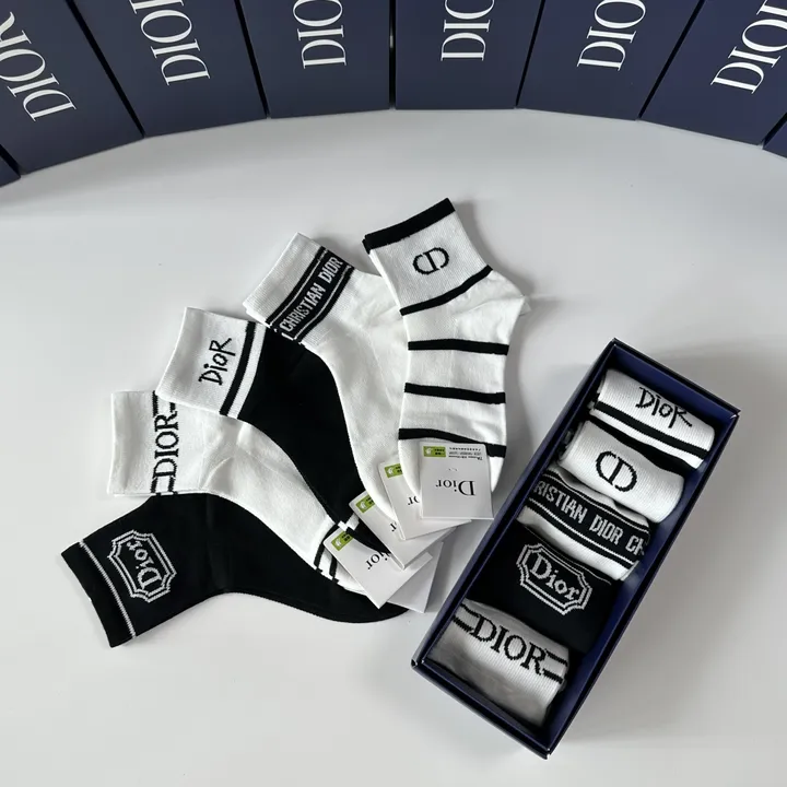 スーパーコピー ディオール 靴下