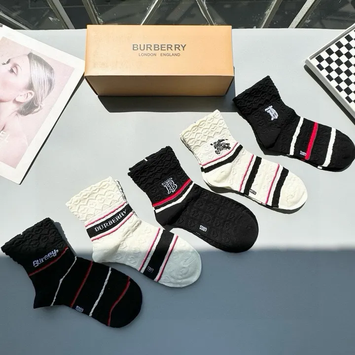 スーパーコピー バーバリー ス 靴下