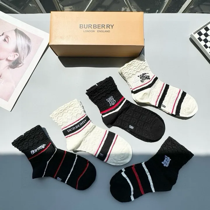 スーパーコピー バーバリー ス 靴下