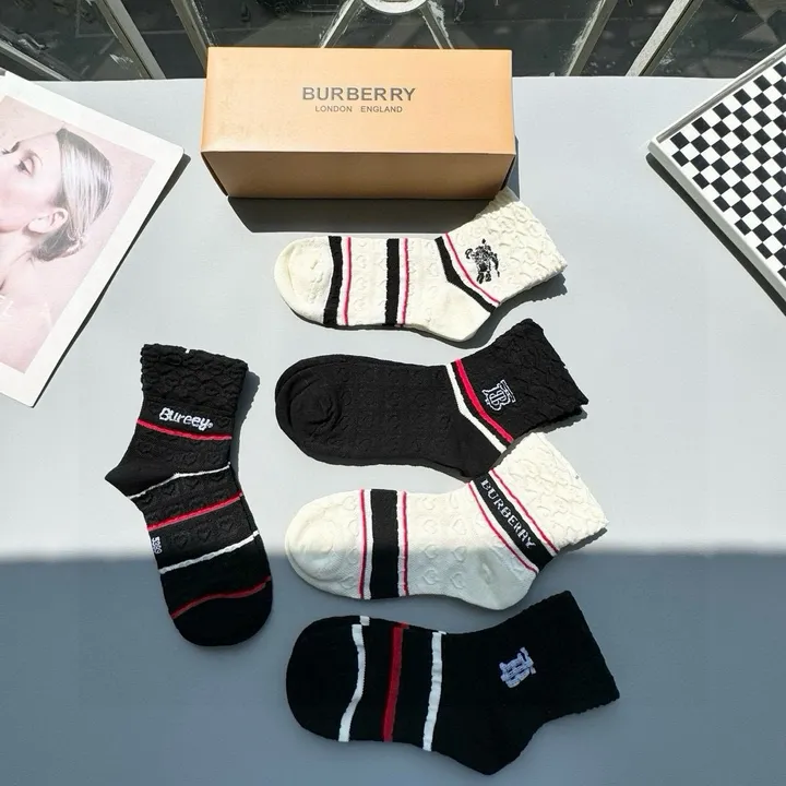 スーパーコピー バーバリー ス 靴下