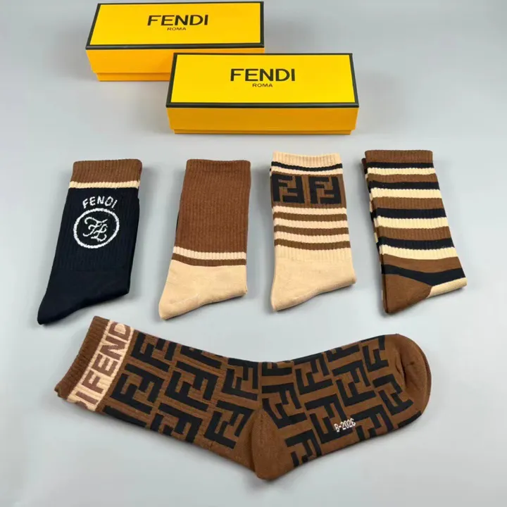 スーパーコピー フェンディ 靴下