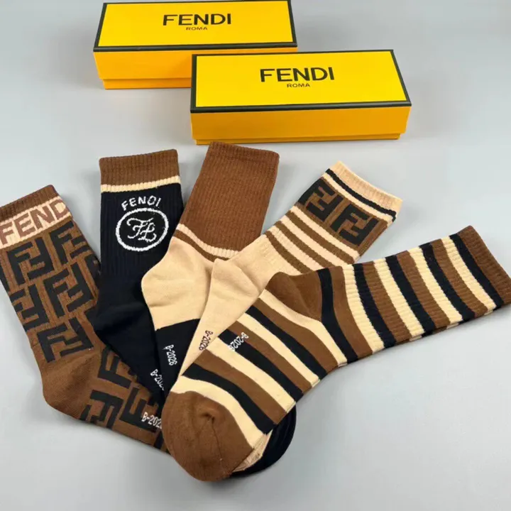 スーパーコピー フェンディ 靴下