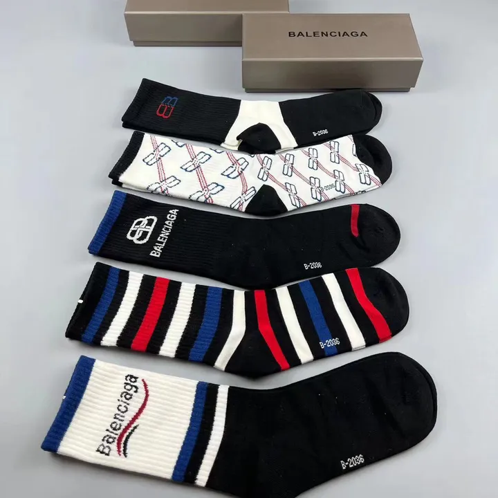 スーパーコピー バレンシアガ 靴下