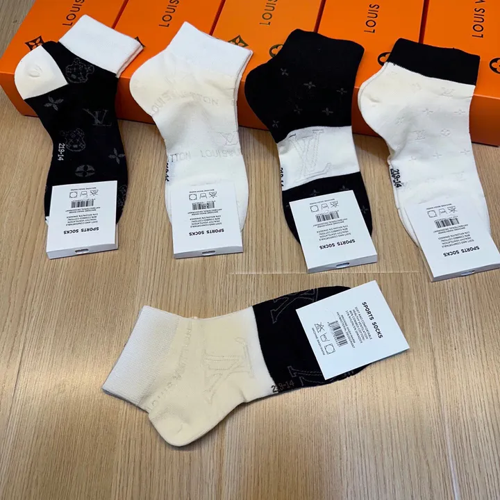 スーパーコピー ルイヴィトン 靴下