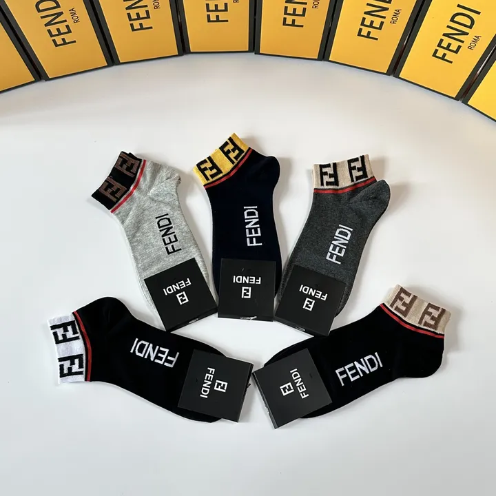 スーパーコピー フェンディ 靴下