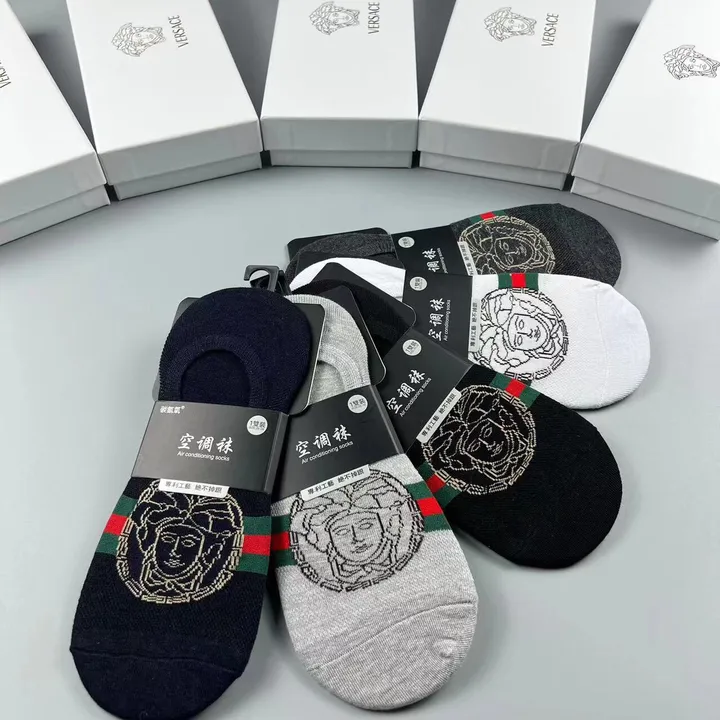 スーパーコピー ヴェルサーチ 靴下