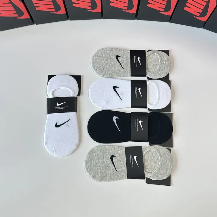スーパーコピー ナイキ 靴下
