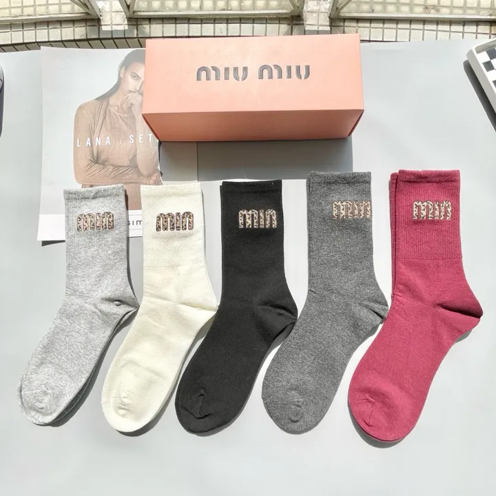 スーパーコピー ミュウミュウ 靴下