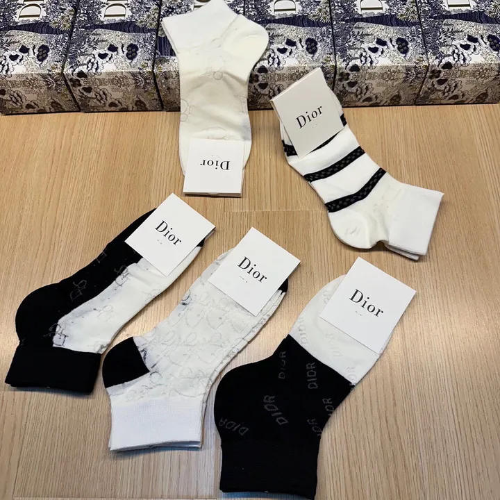スーパーコピー ディオール 靴下