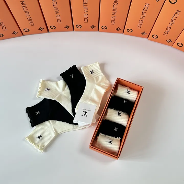 スーパーコピー ルイヴィトン 靴下
