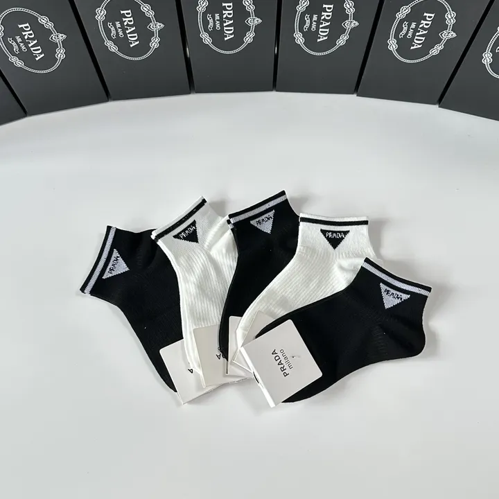 スーパーコピー バレンシアガ 靴下