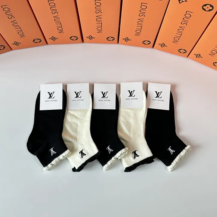 スーパーコピー ルイヴィトン 靴下