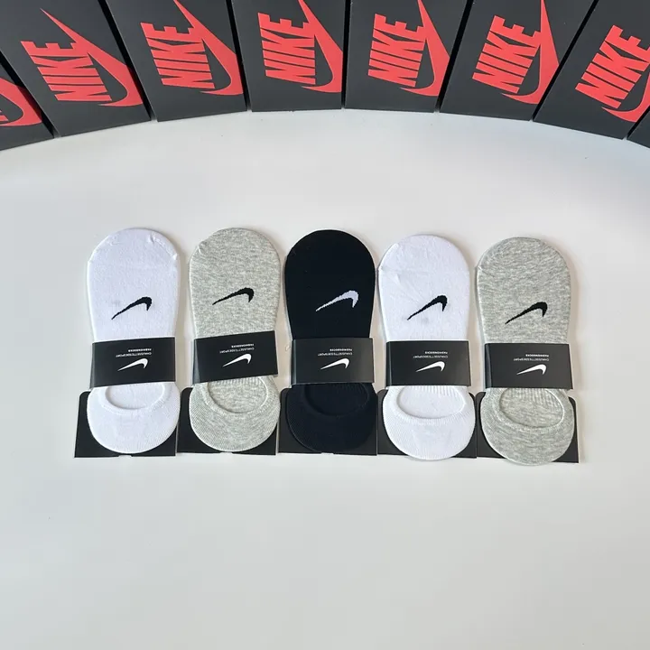 スーパーコピー ミュウミュウ 靴下