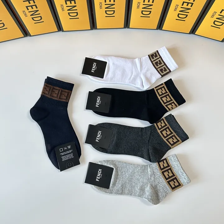 スーパーコピー フェンディ 靴下
