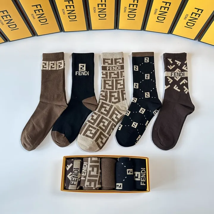 スーパーコピー フェンディ 靴下