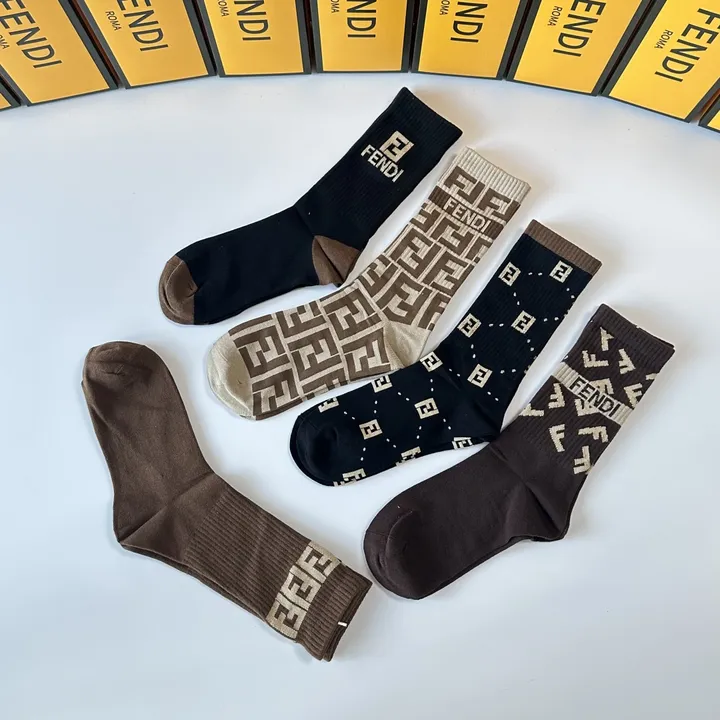 スーパーコピー フェンディ 靴下