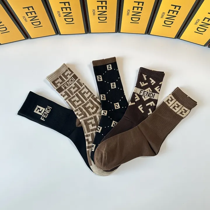 スーパーコピー フェンディ 靴下