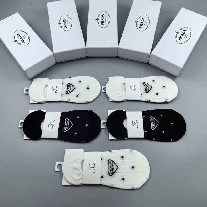 スーパーコピー バレンシアガ 靴下