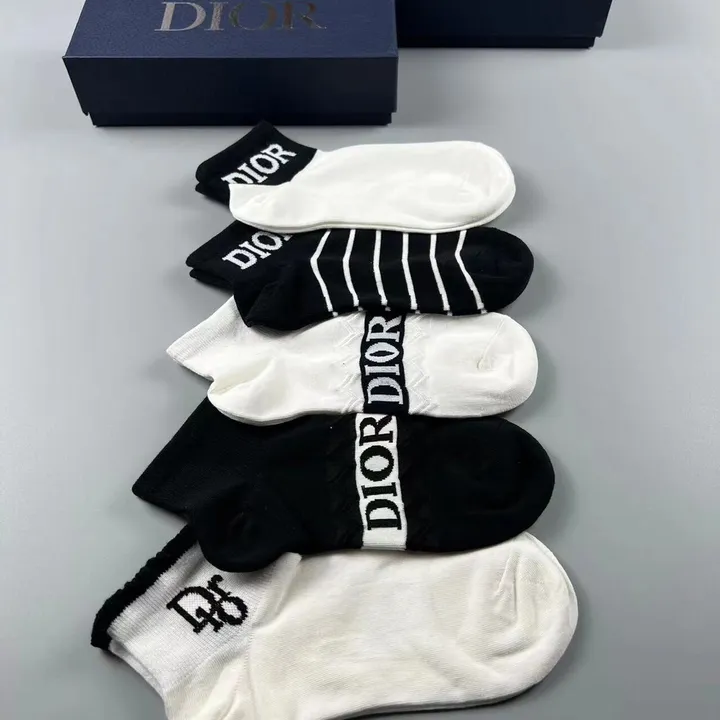 スーパーコピー ディオール 靴下