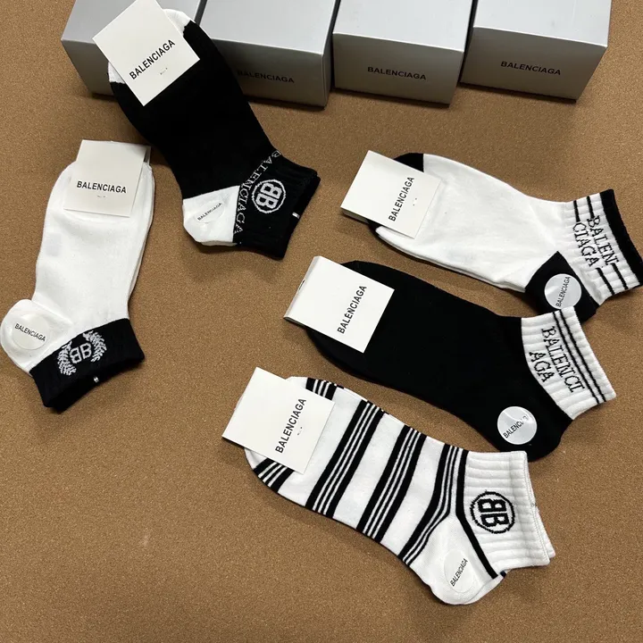 スーパーコピー バレンシアガ 靴下
