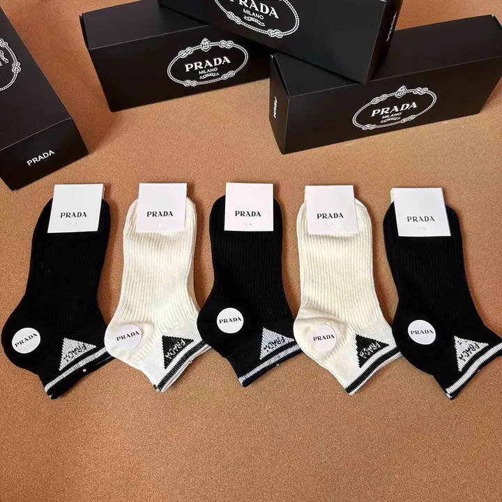 スーパーコピー バレンシアガ 靴下