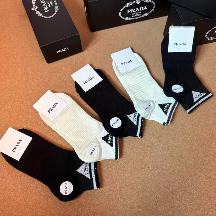 スーパーコピー バレンシアガ 靴下