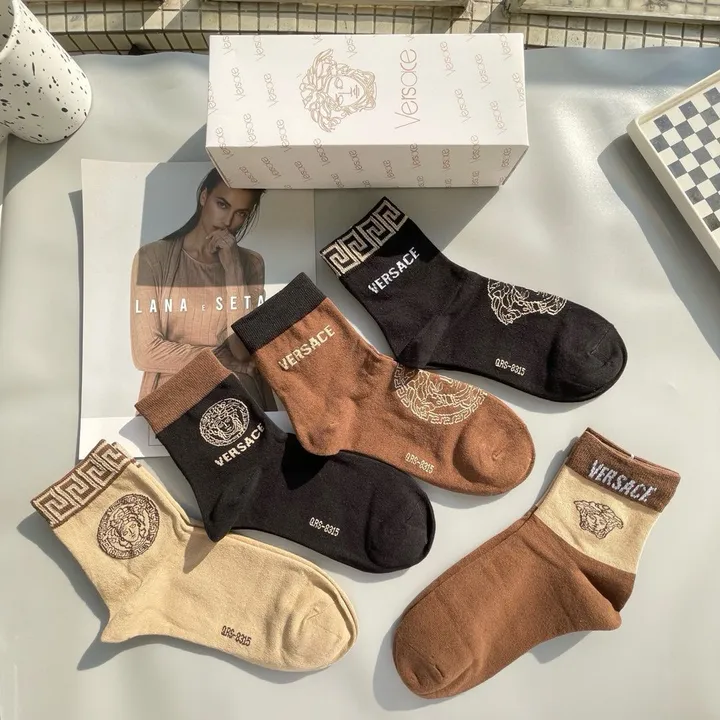 スーパーコピー ヴェルサーチ 靴下