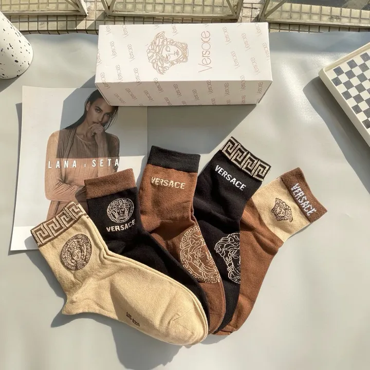 スーパーコピー ヴェルサーチ 靴下