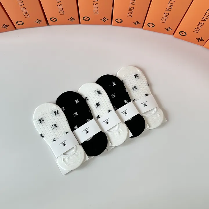 スーパーコピー ミュウミュウ 靴下