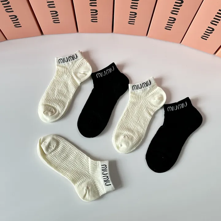 スーパーコピー ミュウミュウ 靴下