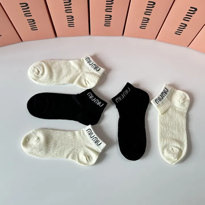 スーパーコピー ミュウミュウ 靴下