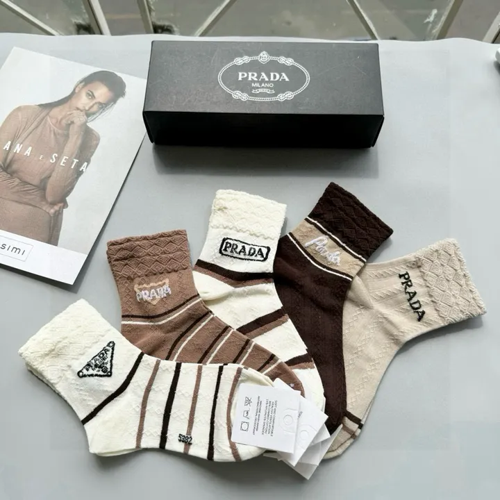 スーパーコピー バレンシアガ 靴下