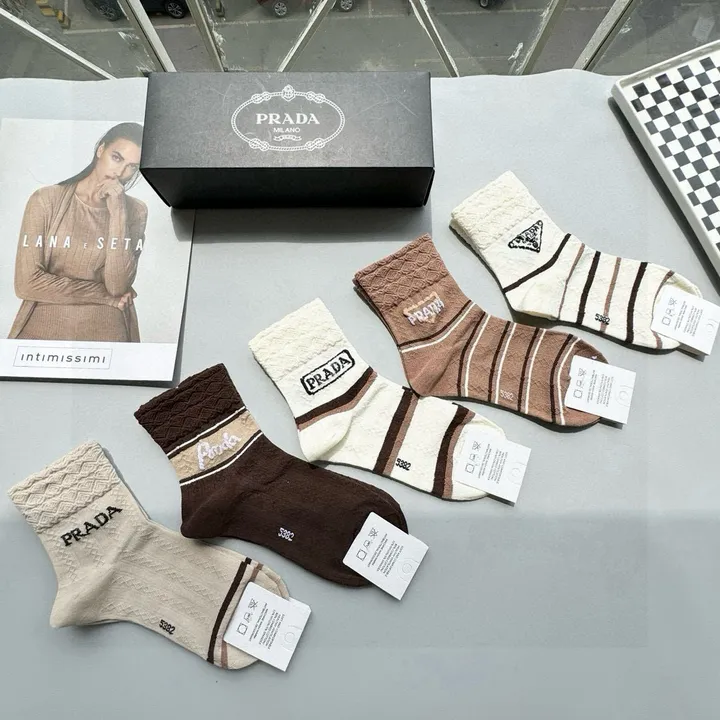 スーパーコピー バレンシアガ 靴下