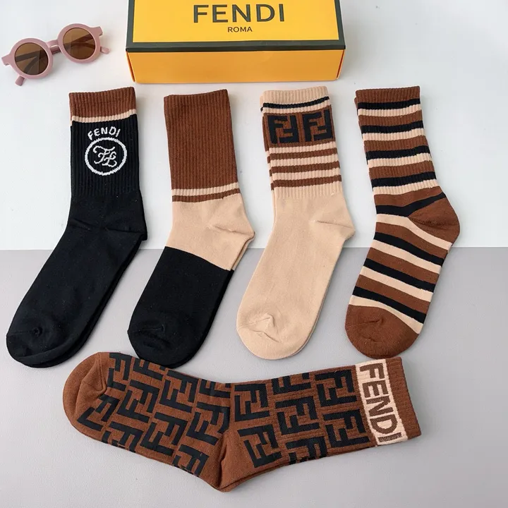 スーパーコピー フェンディ 靴下