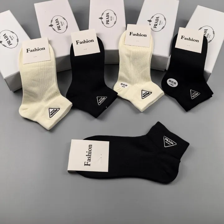 スーパーコピー バレンシアガ 靴下