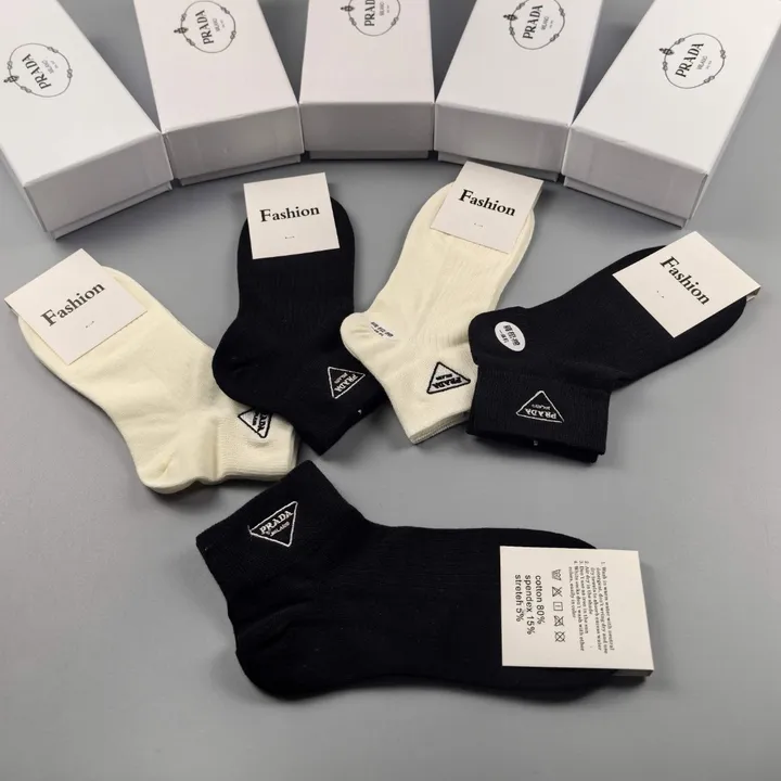 スーパーコピー バレンシアガ 靴下