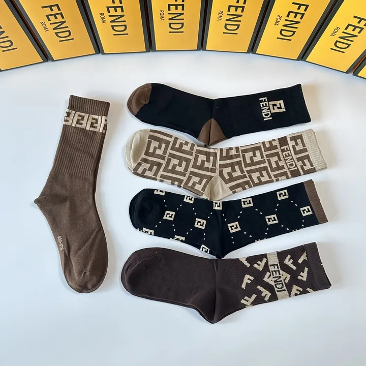 スーパーコピー フェンディ 靴下