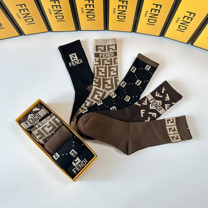 スーパーコピー フェンディ 靴下