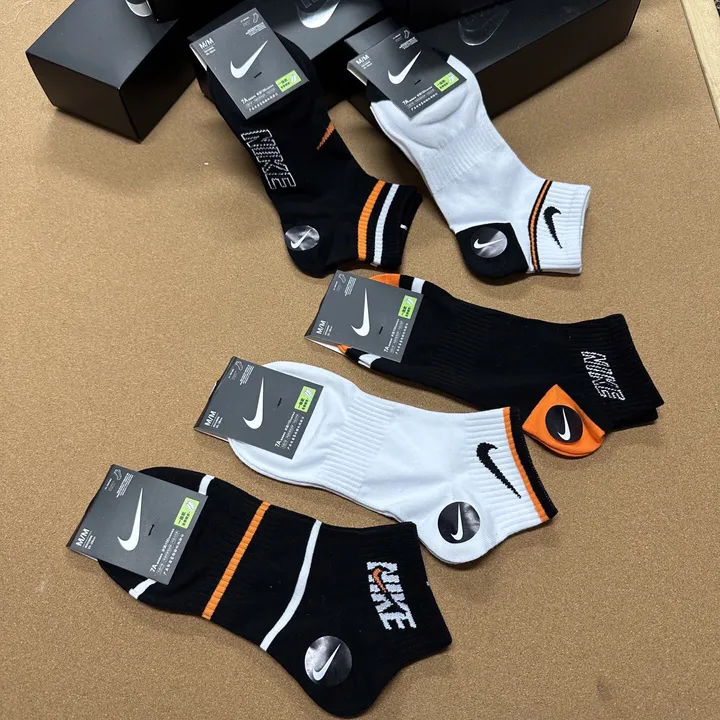 スーパーコピー ミュウミュウ 靴下