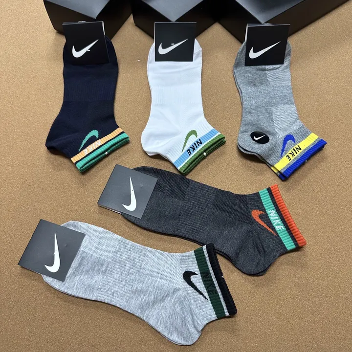 スーパーコピー ミュウミュウ 靴下