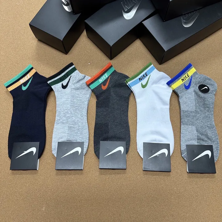 スーパーコピー ミュウミュウ 靴下