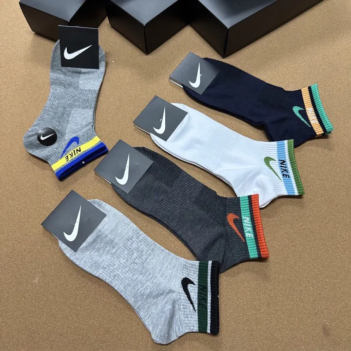 スーパーコピー ミュウミュウ 靴下