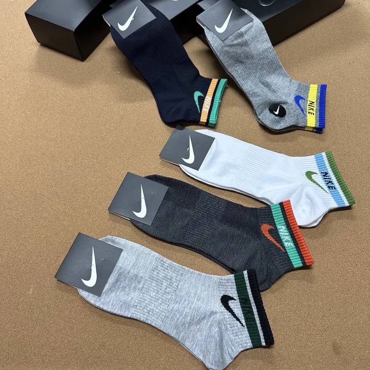 スーパーコピー ミュウミュウ 靴下